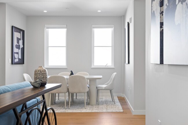 Building Photo - 693 Sutter St