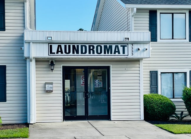Building Photo - Newly renovated condo super close to CMC, ...