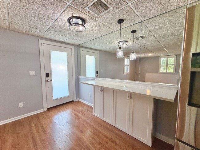 Building Photo - 1835 42nd Ave