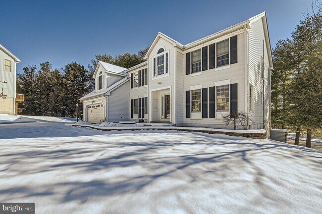 Building Photo - 8 Sapphire Hill Ct