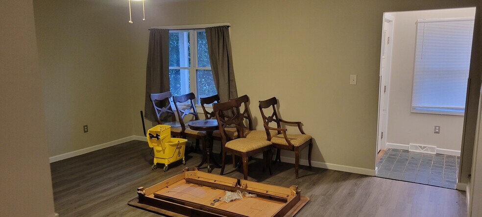 Living room - 1109 Chester St