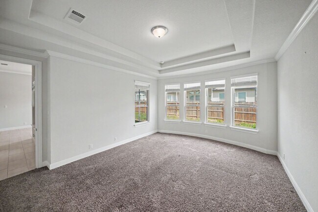 Building Photo - Stunning 4BR Home with 3-Car Garage in Turning Stone - Realtor Commission: $750