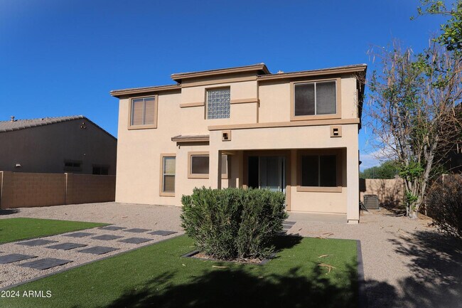 Building Photo - 2840 S Miller Dr