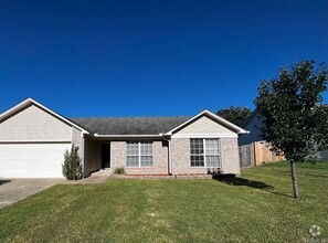 Building Photo - 1915 Auburn Hills Dr