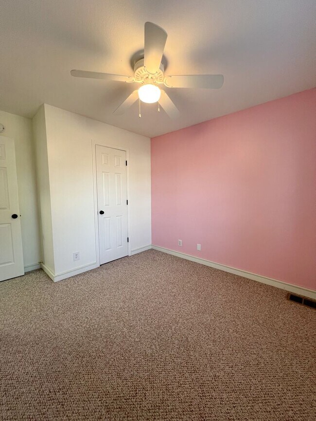 Building Photo - Beautiful Single-Family Home! Bonus Room, ...