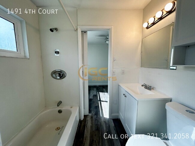 Building Photo - 1491 4th Ct