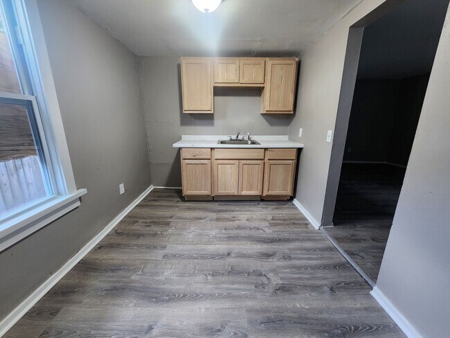 Building Photo - 326 Scio St