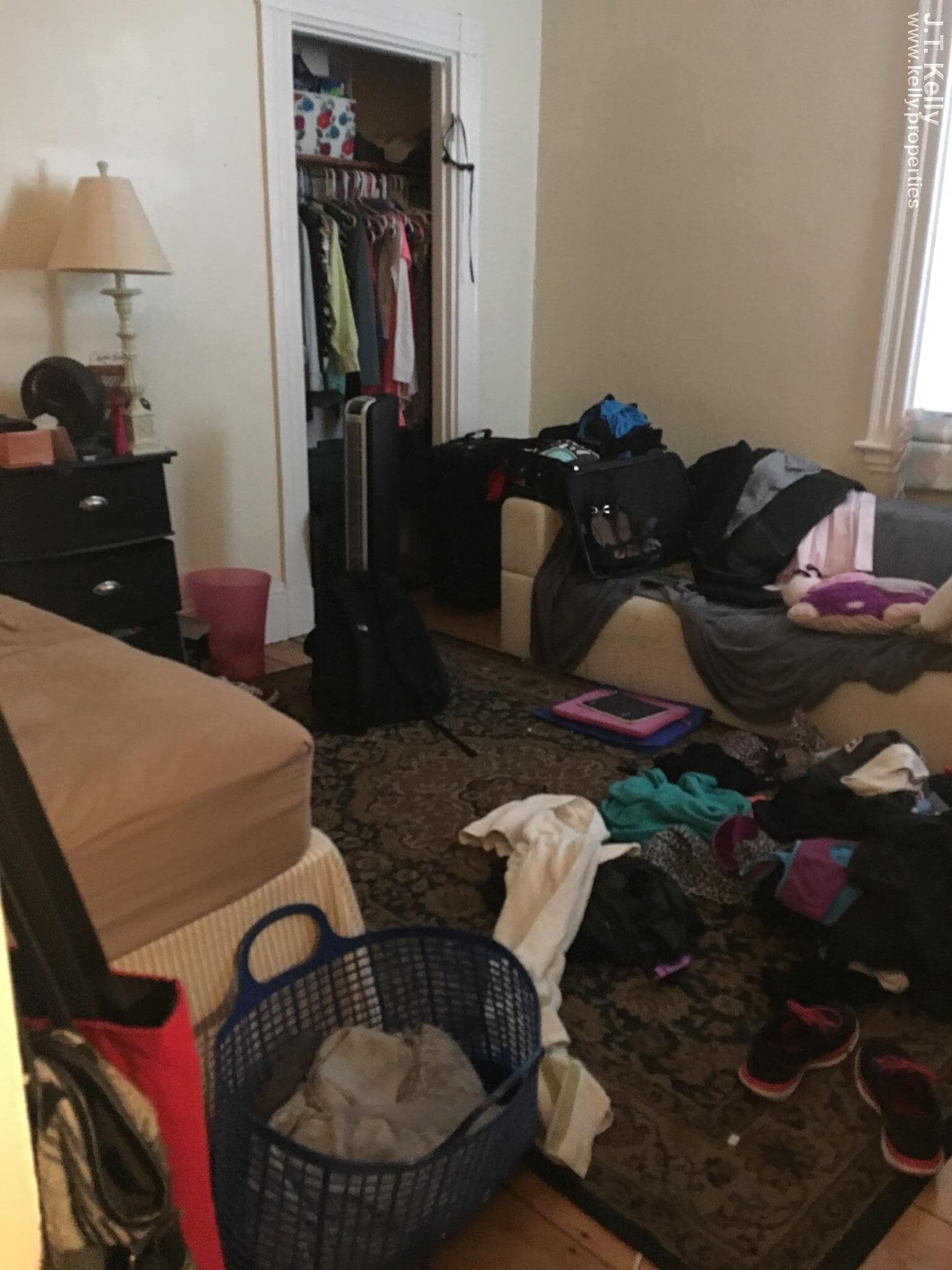 Building Photo - 192 Hillside St