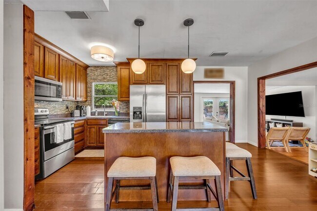 Building Photo - 780 Kangaroo Ct