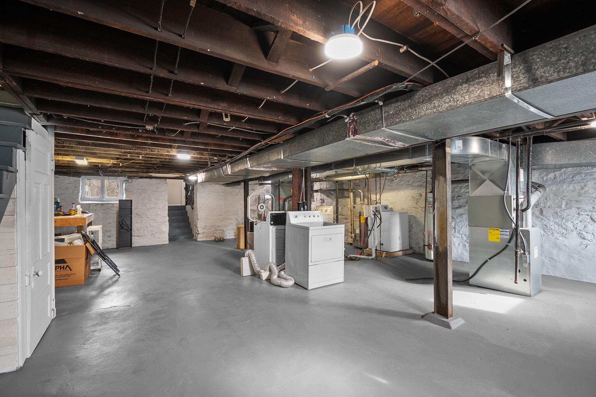 Building Photo - 6227 Victoria Ave