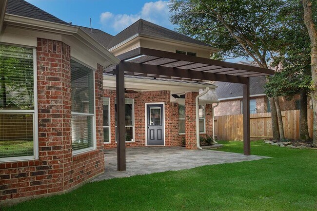 Building Photo - 14 Filigree Pines Pl