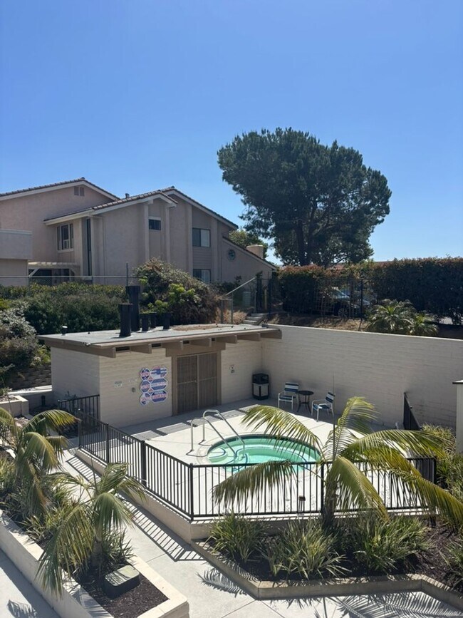 Building Photo - Beautiful 3BD 3.5BA House in La Jolla
