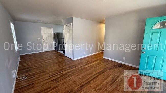 Building Photo - 4 Bedroom, 2 Bathroom home in Kansas City