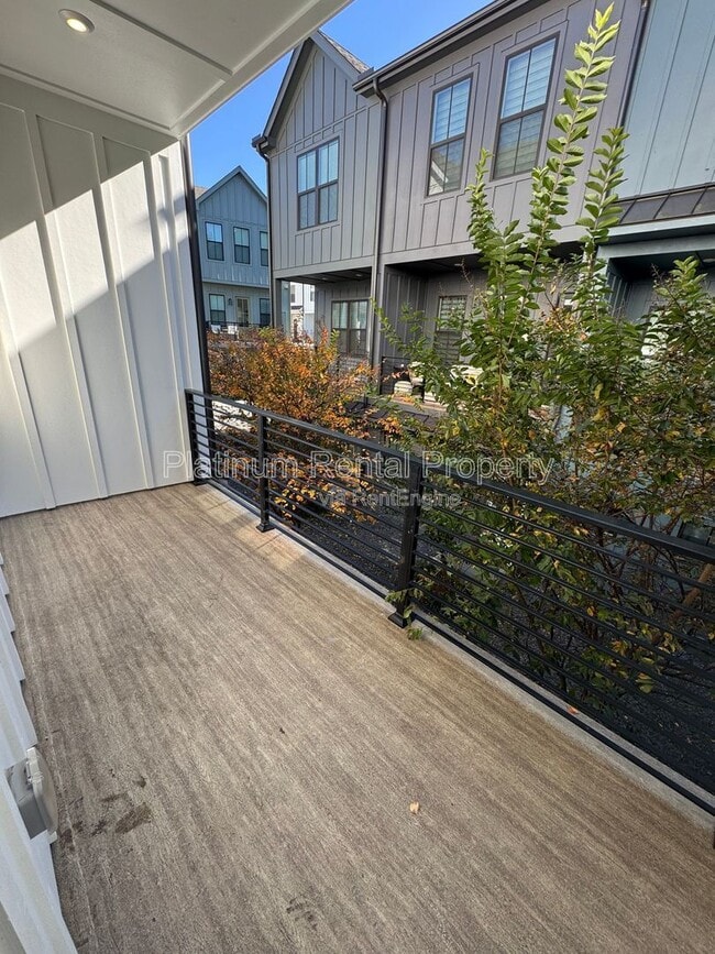 Building Photo - 137 Pacer Pl