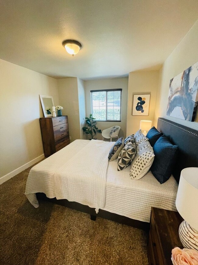 Building Photo - 3/2.5 Updated Home near Curtis Park