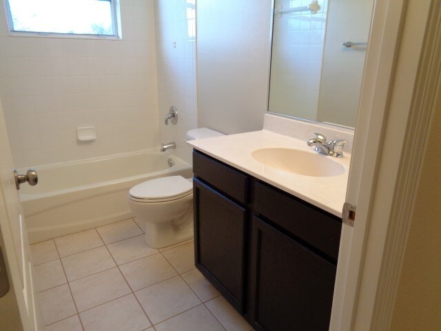 Building Photo - 8804 Founders Circle