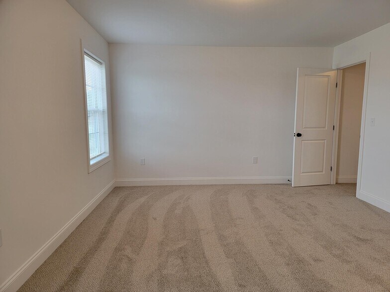 Building Photo - 438 Masonic Dr