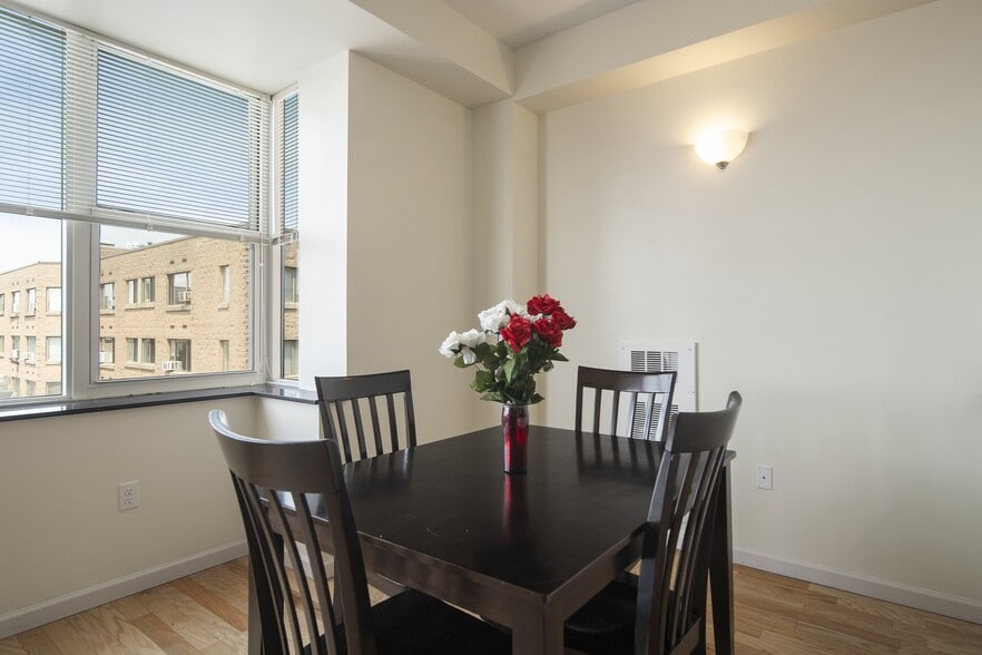 Building Photo - Dryden South