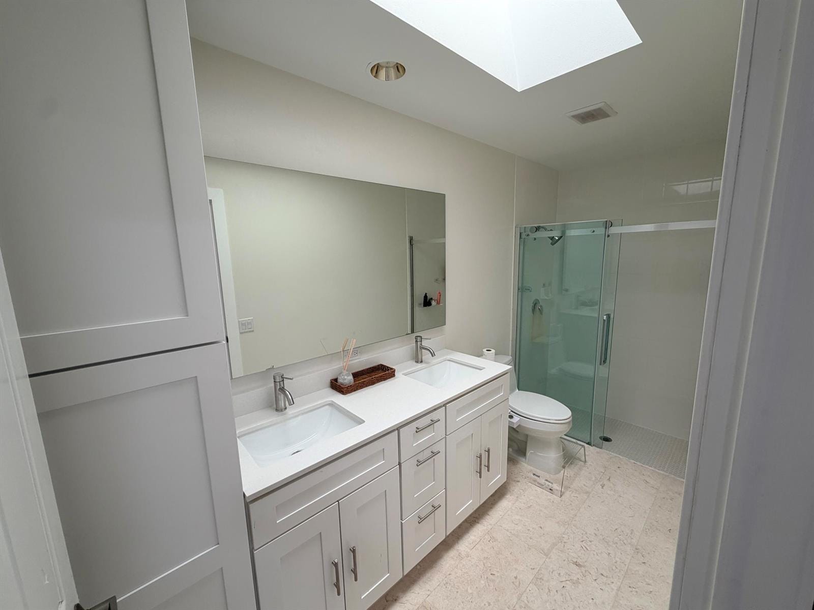 Building Photo - 3504 Lakemont Ct