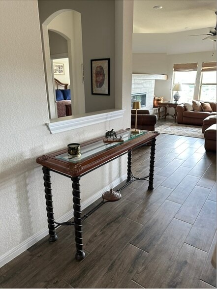 entry to Living - 22208 Coyote Cave Trl