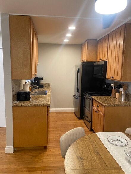 Building Photo - 28947 Thousand Oaks Blvd