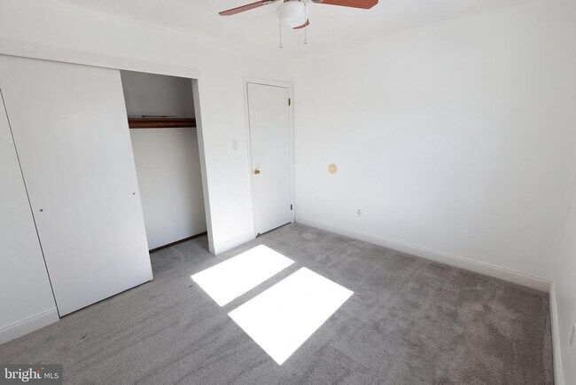 Building Photo - 8 Fanelli Ln