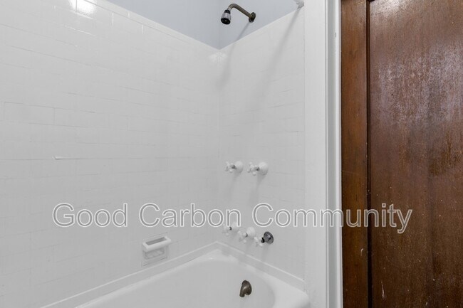 Building Photo - 8 E Depew Ave