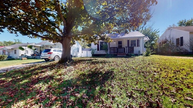 Primary Photo - Cute Single story ranch with basement, 1 c...