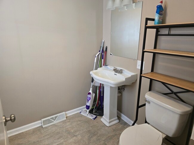 Building Photo - 633 Bessemer Ave