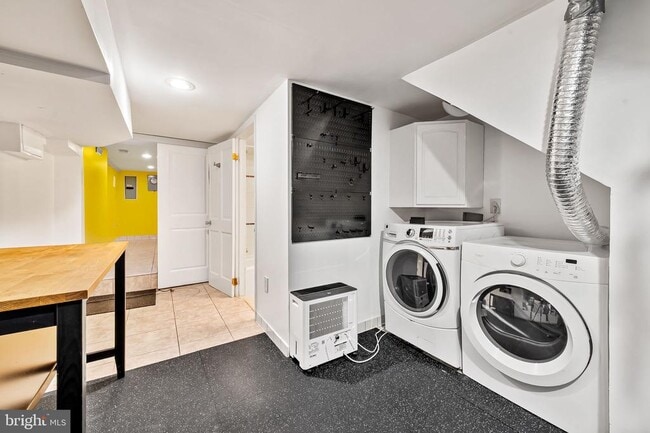 Building Photo - 2315 Eastern Ave