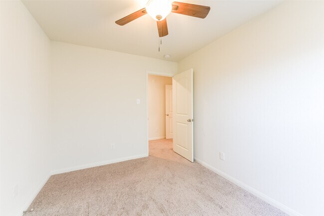 Building Photo - 15238 Snowdrop Field Dr