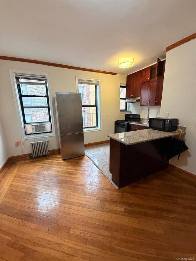 Building Photo - 43-33 48th St