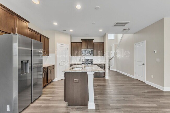 Building Photo - 1121 Latitude Dr