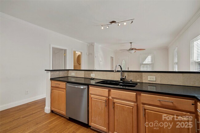 Building Photo - 1201 Allen St