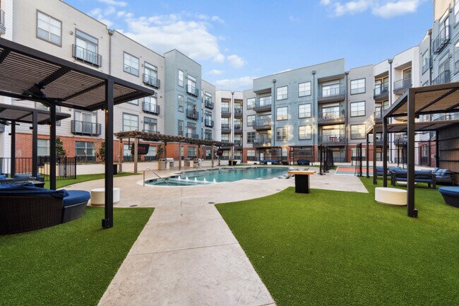 Building Photo - 2901 Indiana St