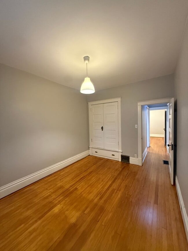 Building Photo - Gorgeously Classic 2 Bed/1 Bath in Whittier/City Park! AVAILABLE NOW!