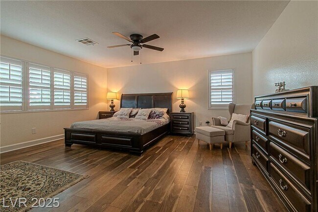 Building Photo - BEAUTIFUL 2 STORY 5 BEDROOM 4 FULL BATHROO...