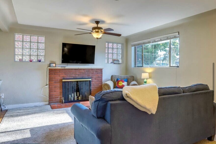 Building Photo - 3350 Kearney St