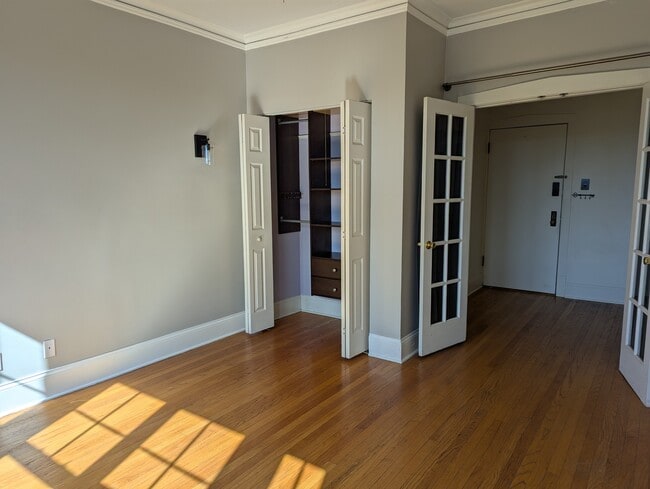 Building Photo - 435 N Lombard Ave