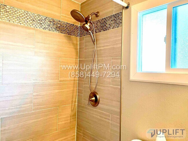 Building Photo - 36th (3637-3639)