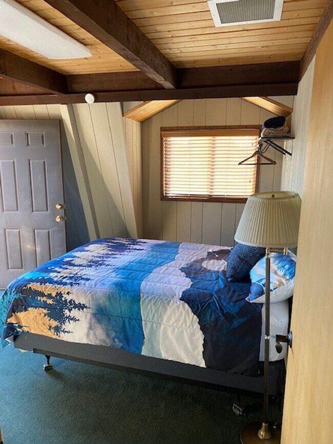 Building Photo - FULLY FURNISHED  - 2 bd Log Cabin in the H...