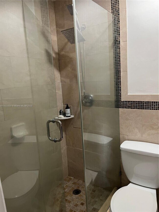 Building Photo - 14327 Kendale Lakes Cir