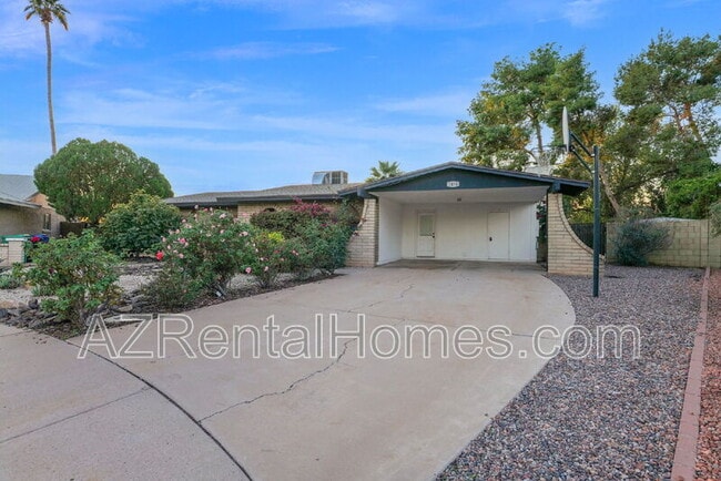 Building Photo - 2454 W Obispo Cir