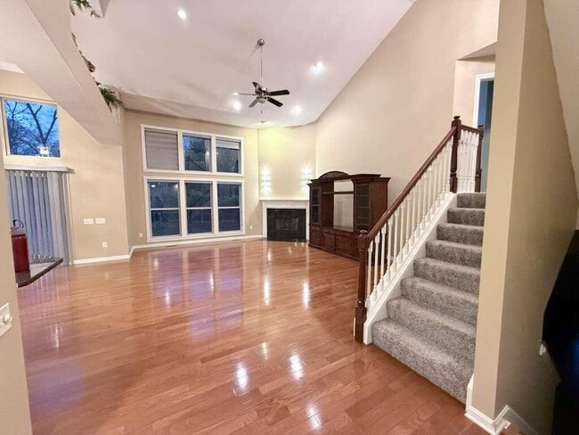 Building Photo - 7798 Wayside Ave