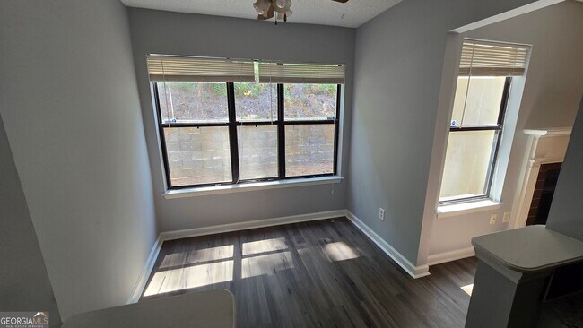 Building Photo - 1502 Huntingdon Chase