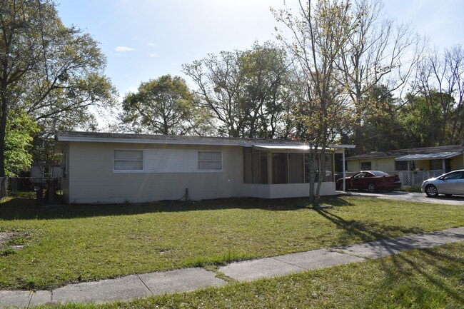 Building Photo - 4735 Redstone Dr