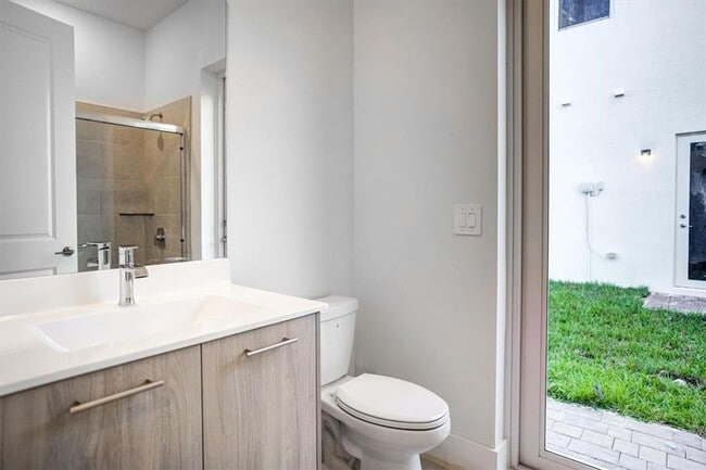 Building Photo - 12328 SW 43rd St