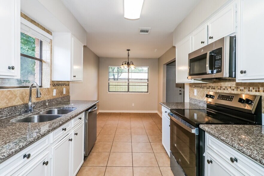 Building Photo - 4931 Fitzwater Dr