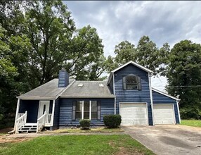 Building Photo - 3 Bed  2.5 bath in Stone Mountain!