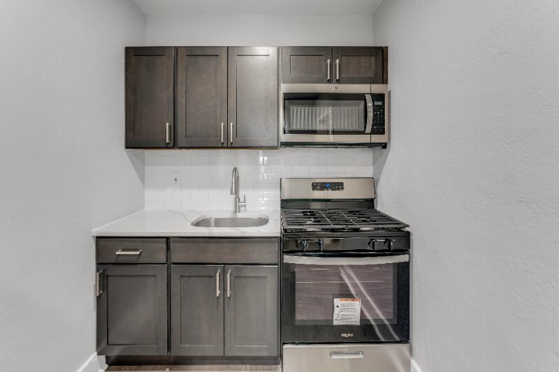 Building Photo - 49 E Cliveden St